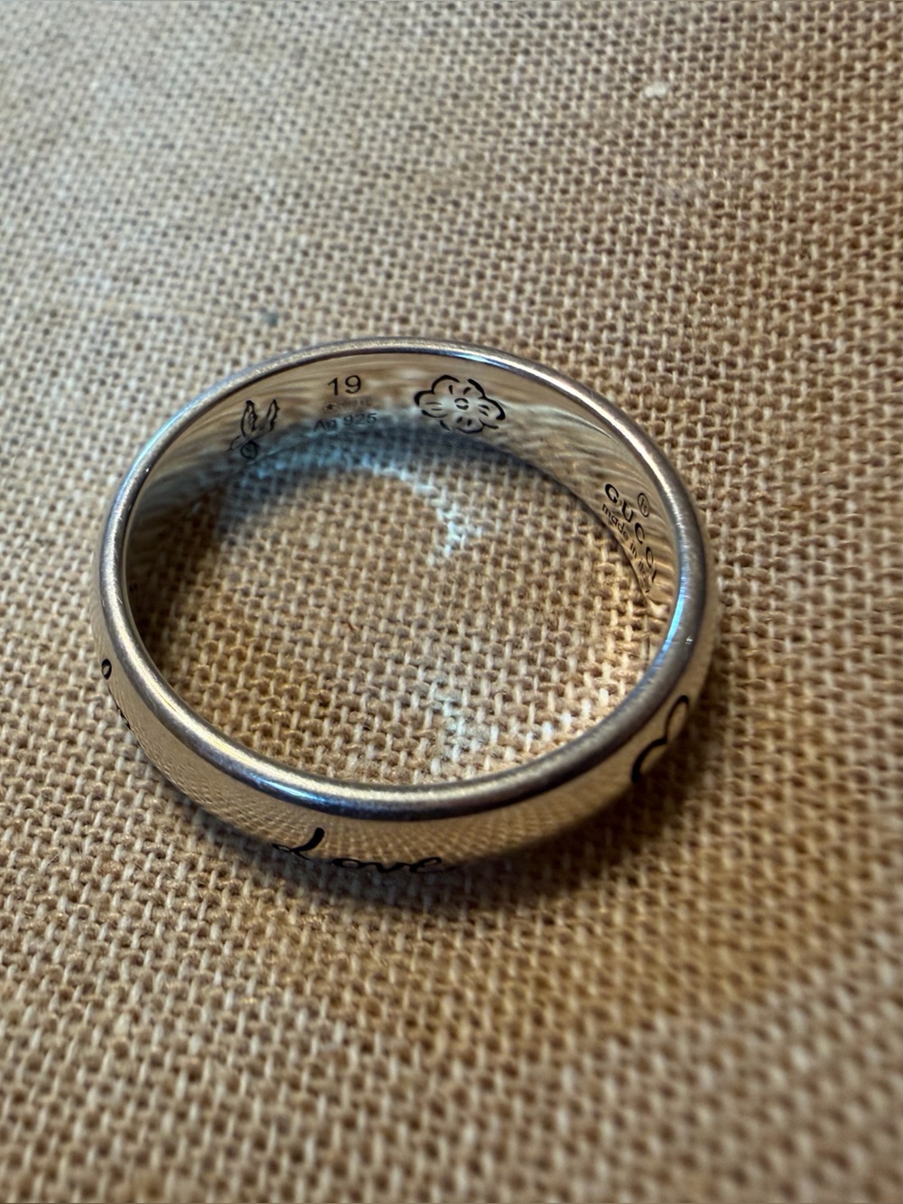New Authentic Gucci GG Logo Blind For Love Silver Ring - Picture 9 of 16